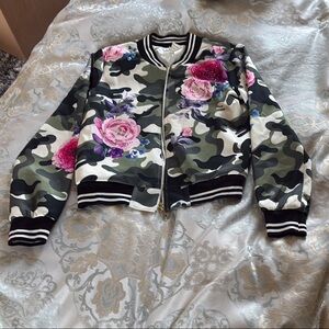 Hannah Banana Camouflage Floral Blazer